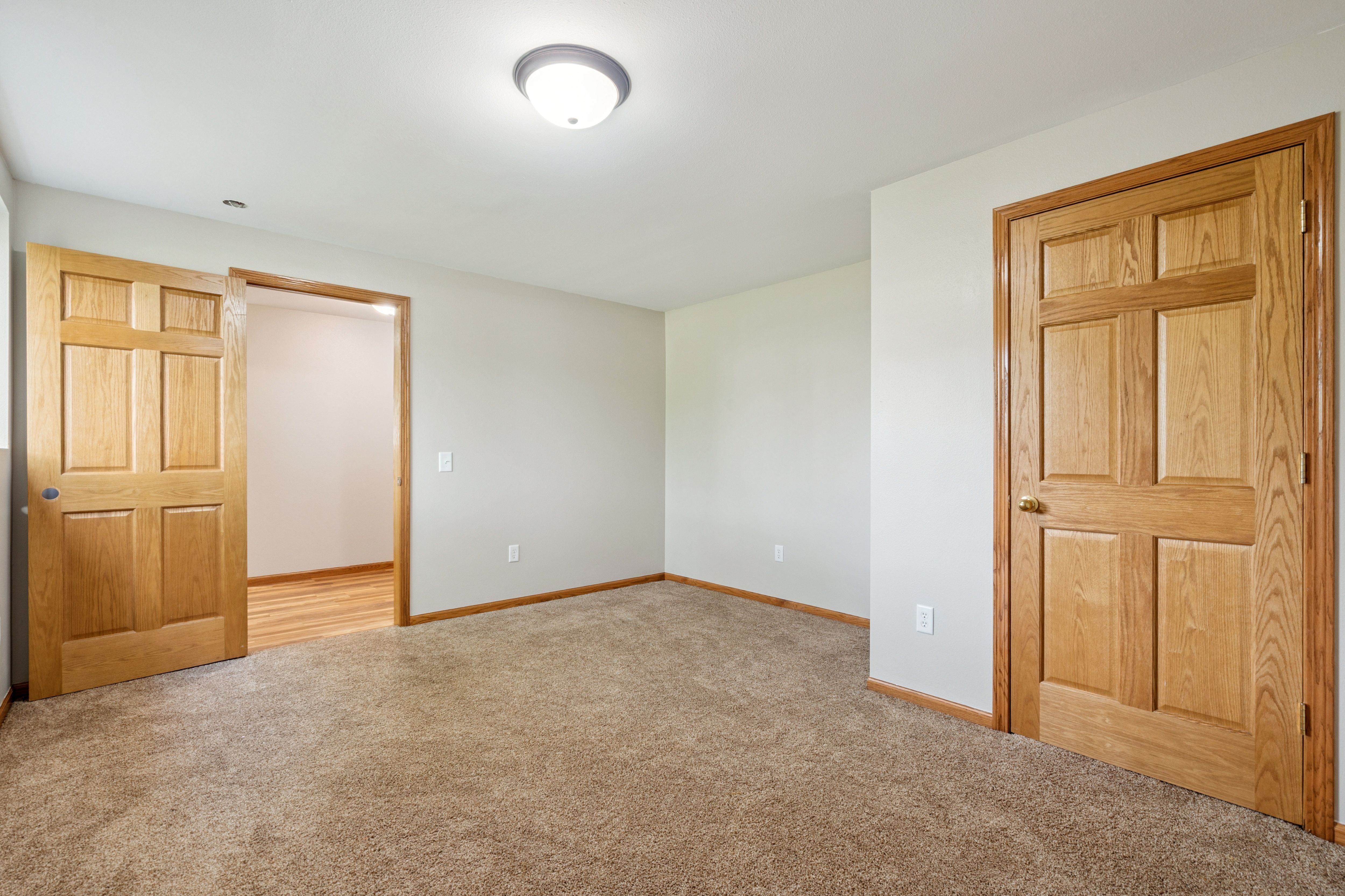 Listing Photo: 37-206 780 Country Club Ct